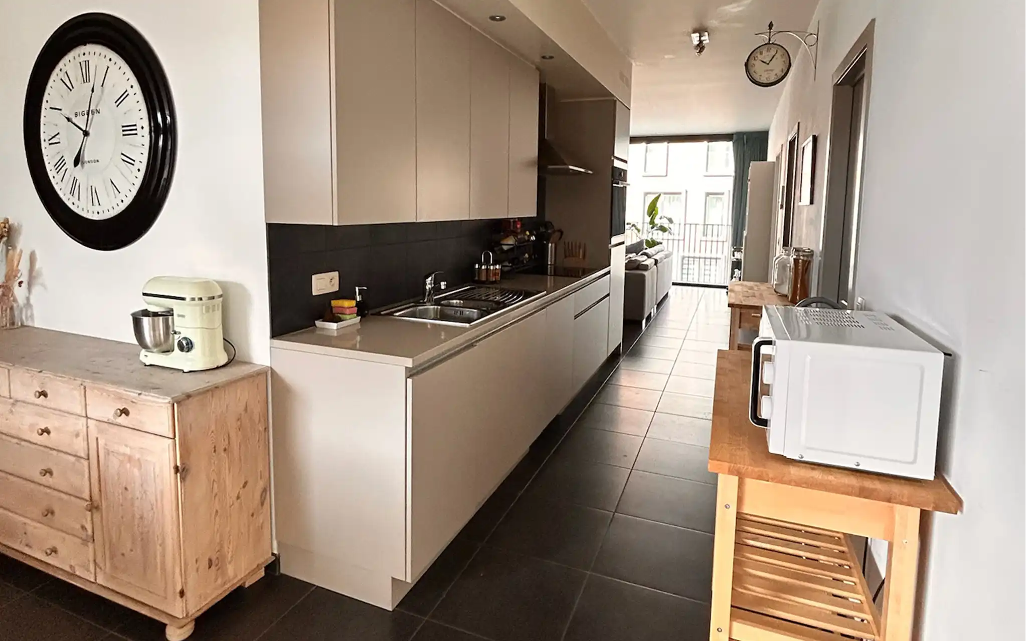 Appartement met groot terras, vlakbij Park Spoor Noord