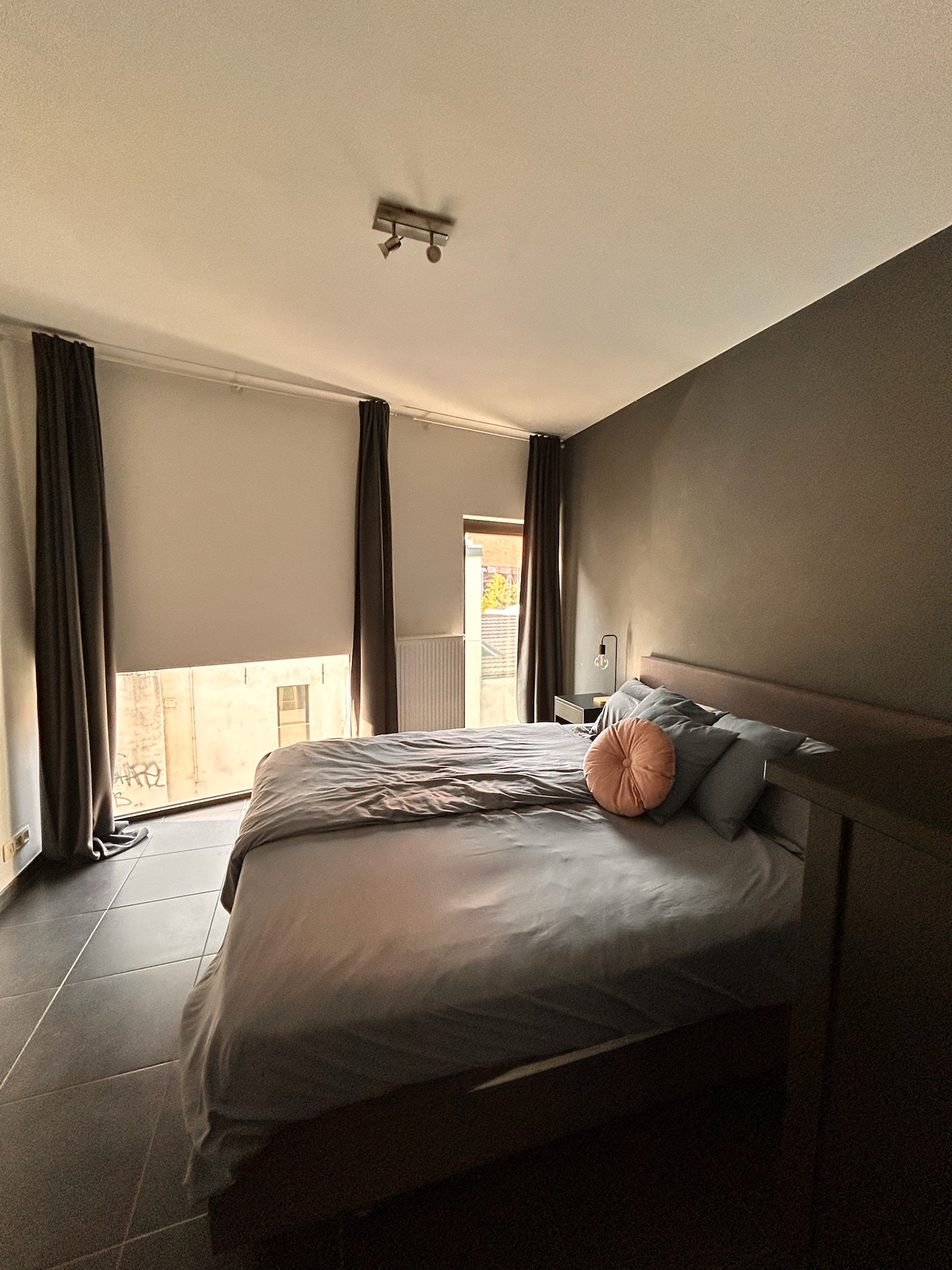 Appartement met groot terras, vlakbij Park Spoor Noord