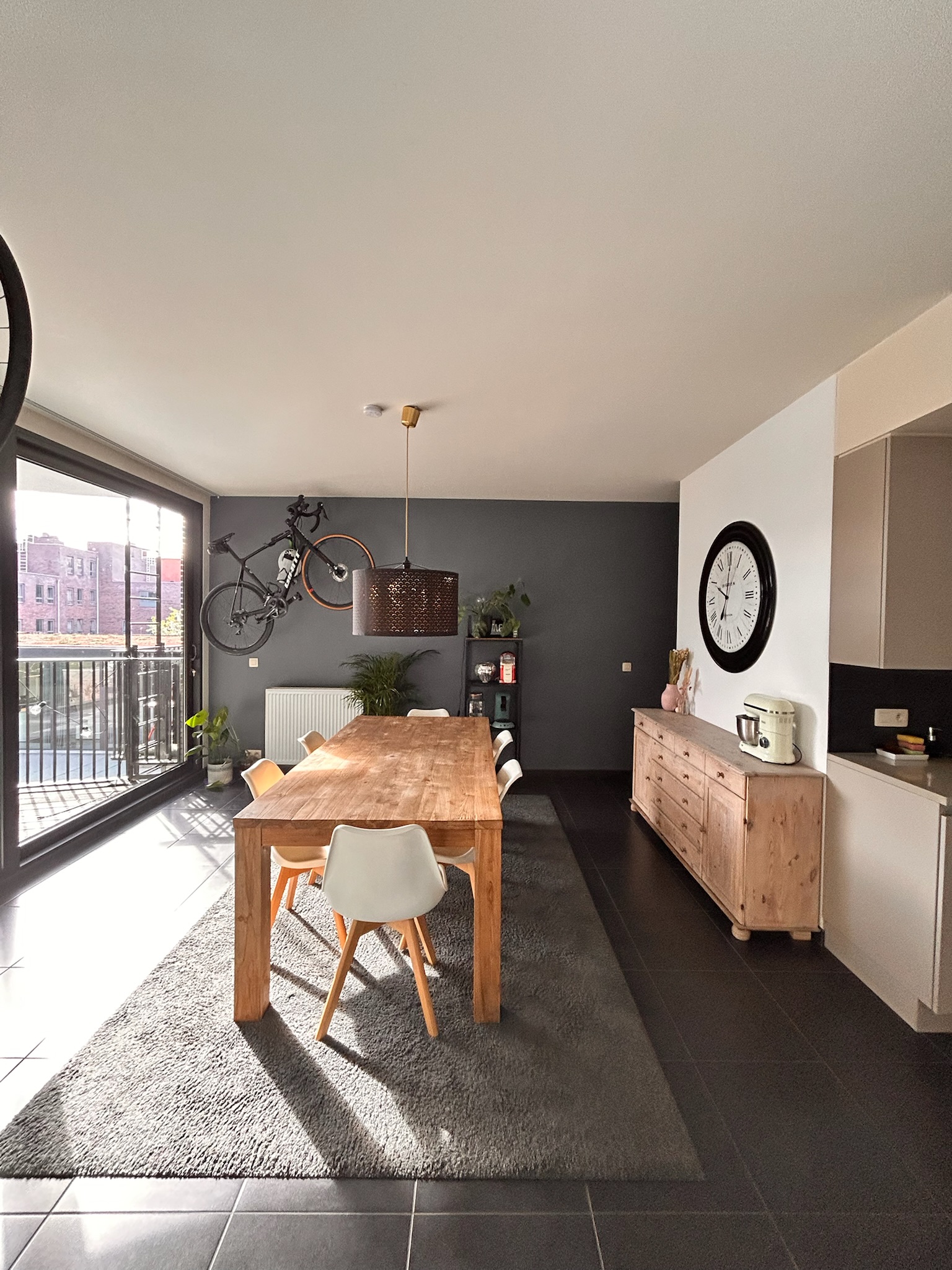 Appartement met groot terras, vlakbij Park Spoor Noord