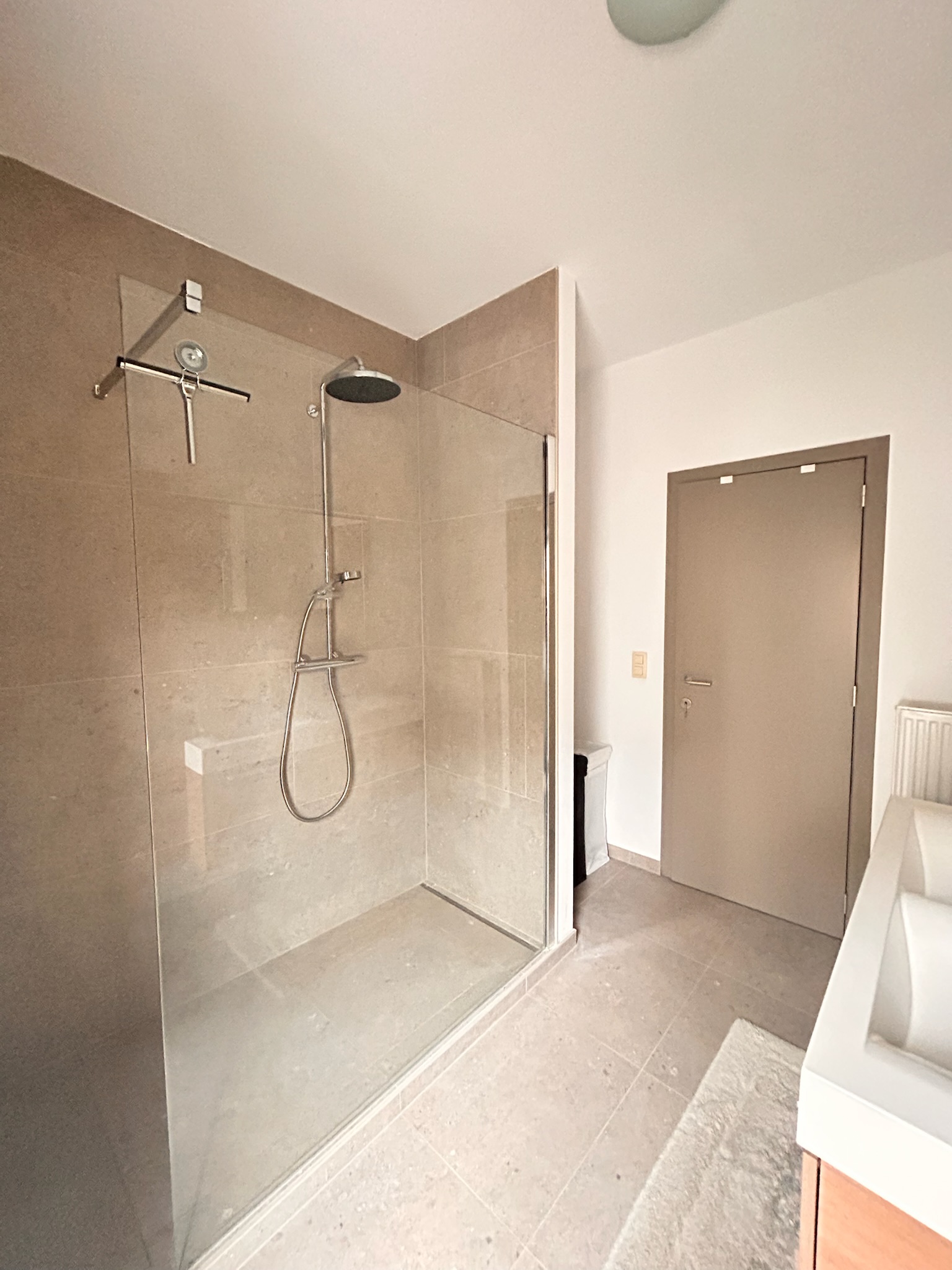 Appartement met groot terras, vlakbij Park Spoor Noord