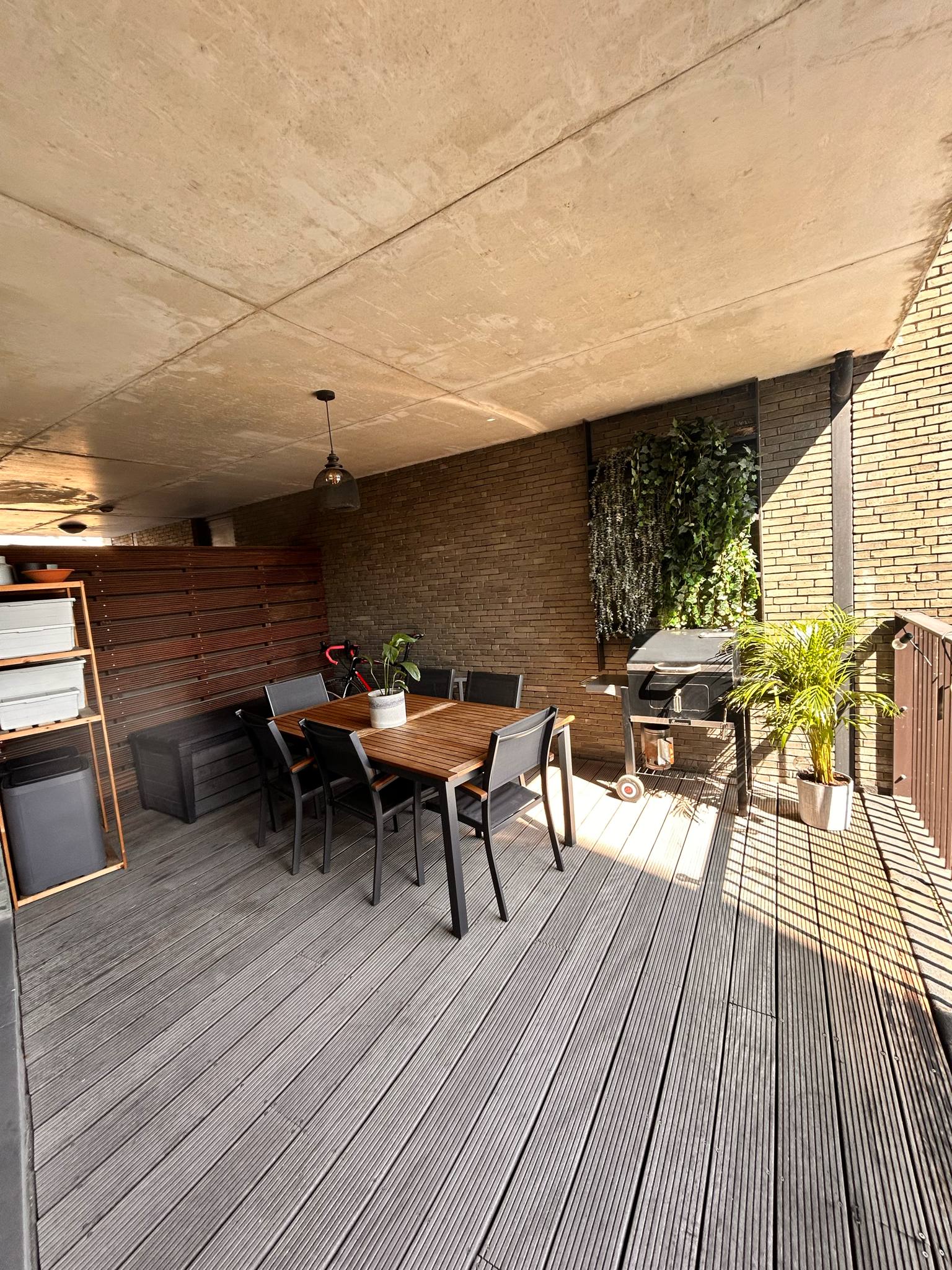 Appartement met groot terras, vlakbij Park Spoor Noord
