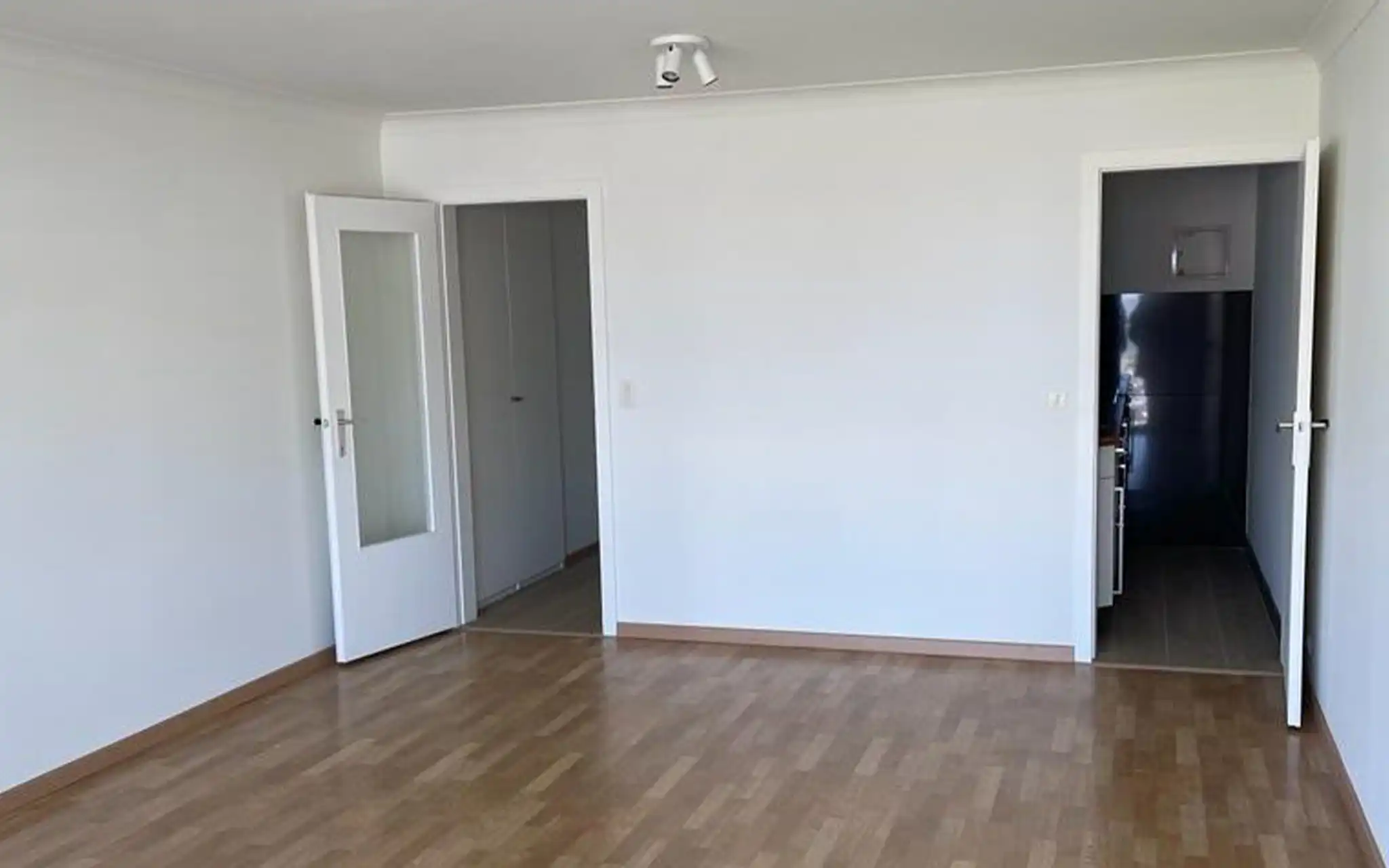 Instapklare gerenoveerde studio met berging, Oostende