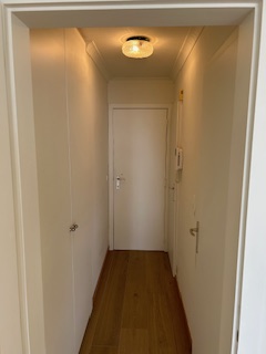 Instapklare gerenoveerde studio met berging, Oostende