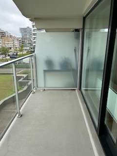 Instapklare gerenoveerde studio met berging, Oostende