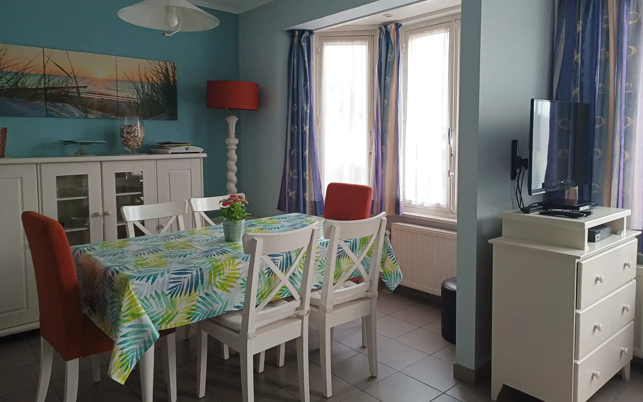 Instapklaar, bemeubeld appartement met 2 slaapkamers