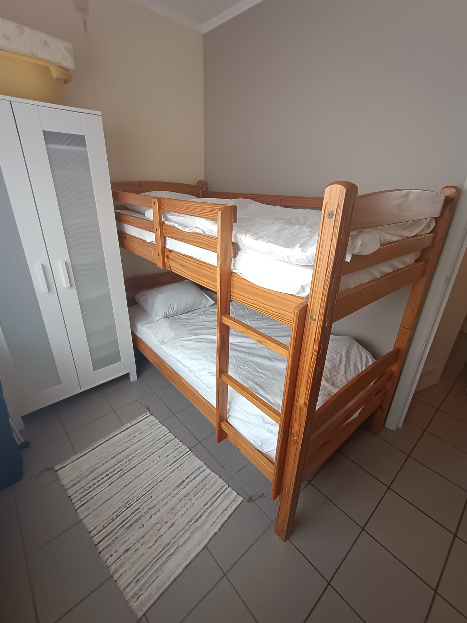 Instapklaar, bemeubeld appartement met 2 slaapkamers