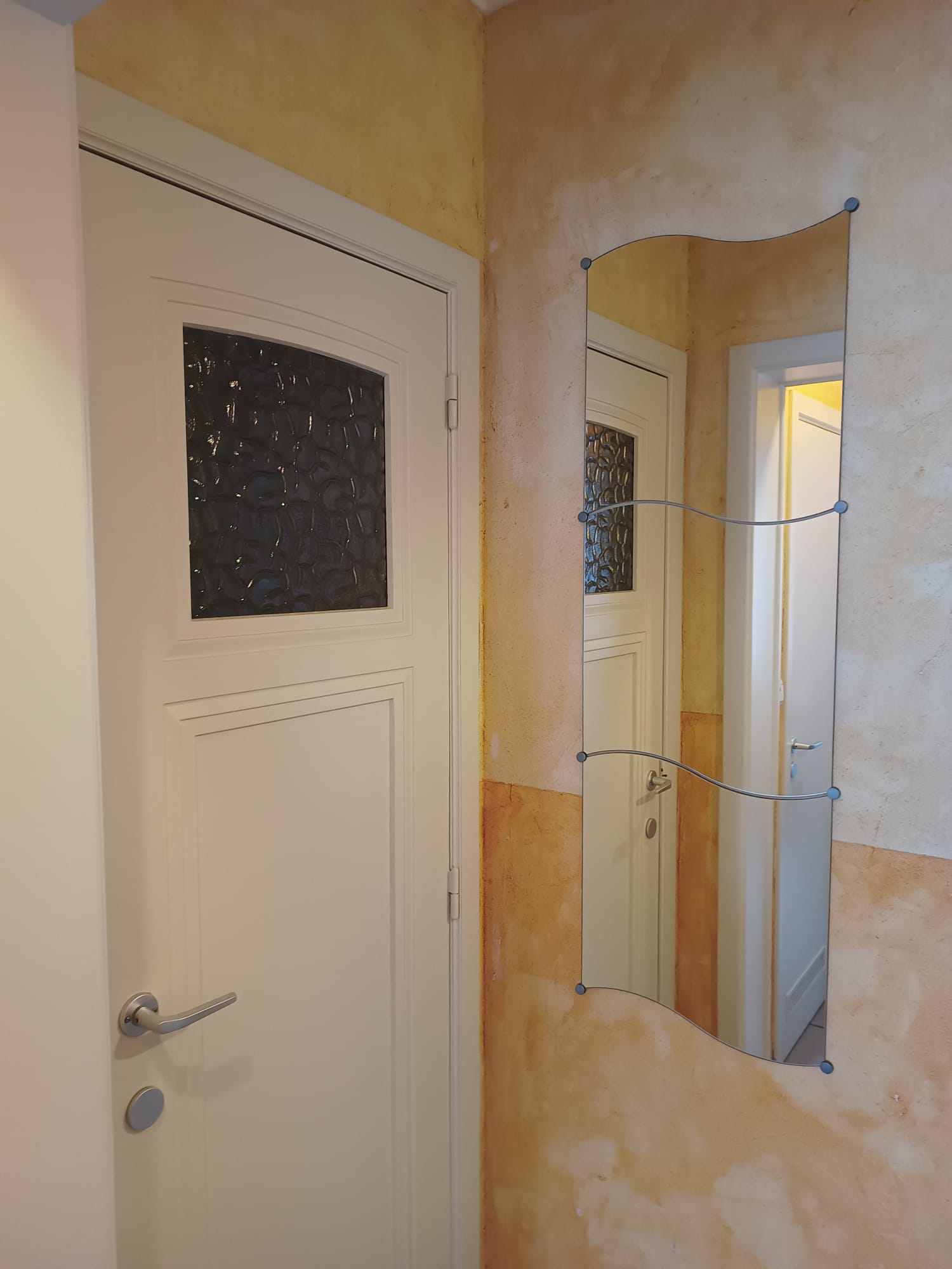 Instapklaar, bemeubeld appartement met 2 slaapkamers
