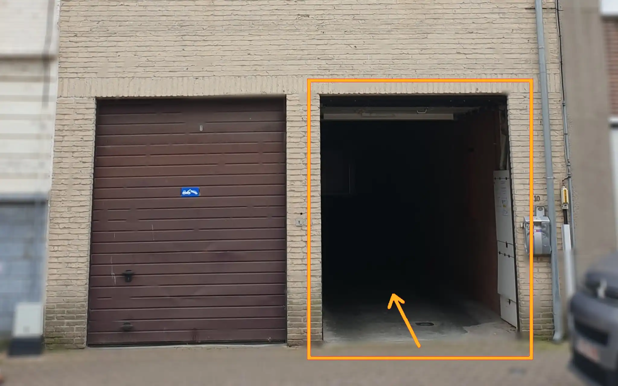Naamloos-1 Nette, ruime garagebox te koop pal in centrum Oostende
