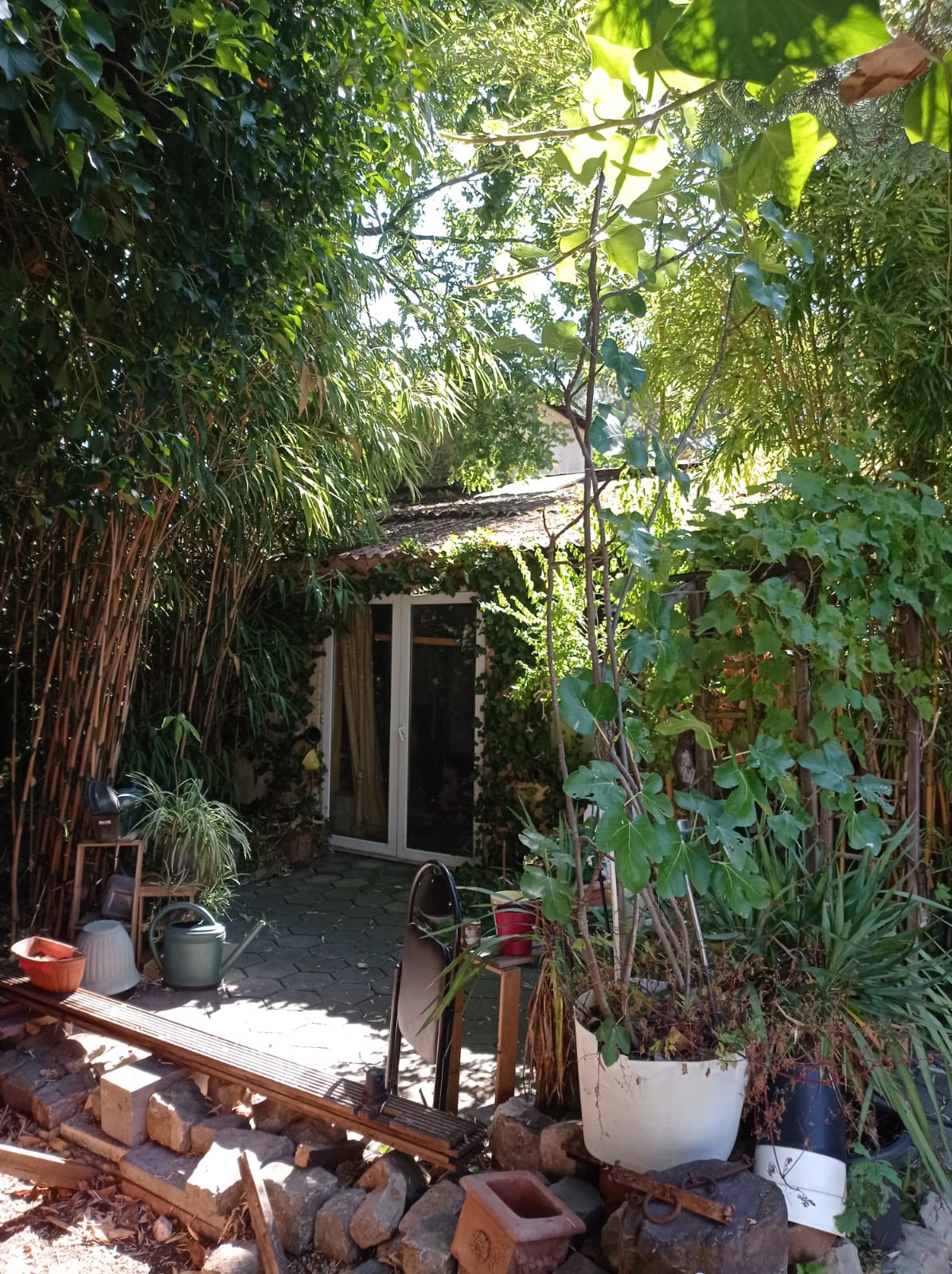 Charmante chalet in groene oase met garage en terras