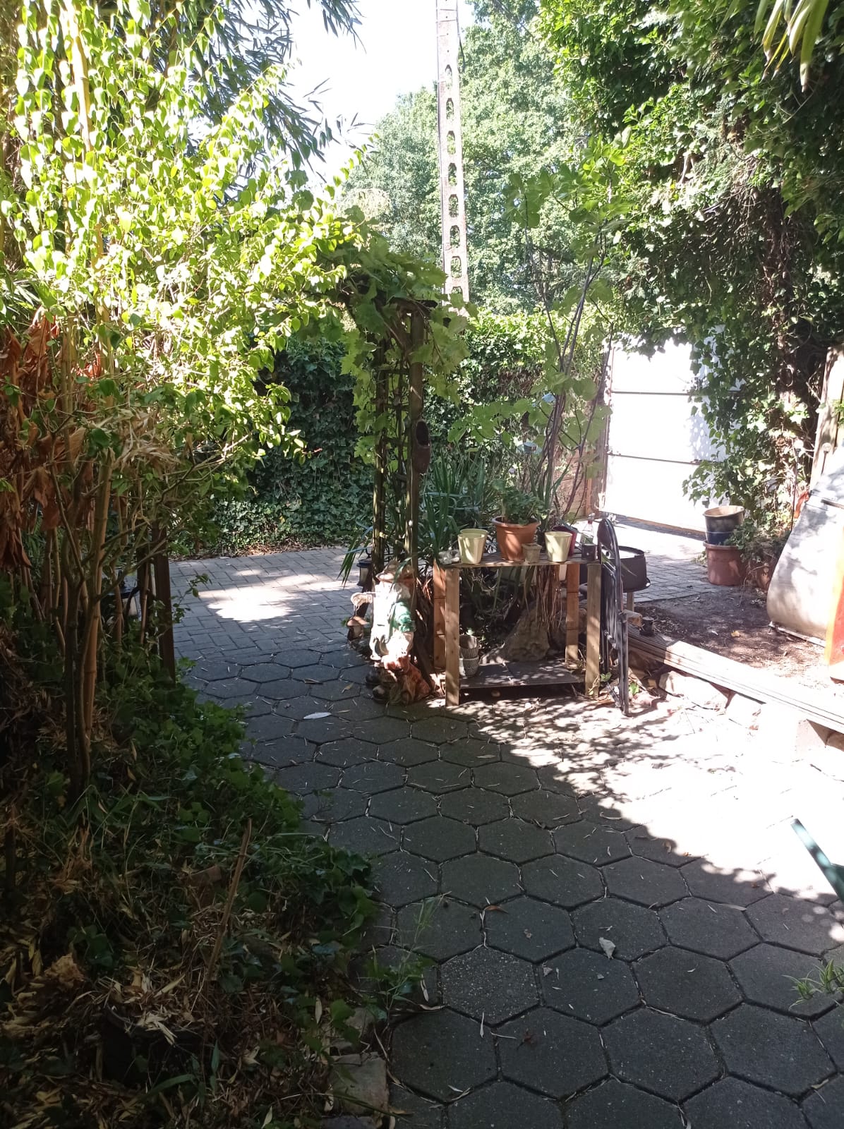 Charmante chalet in groene oase met garage en terras