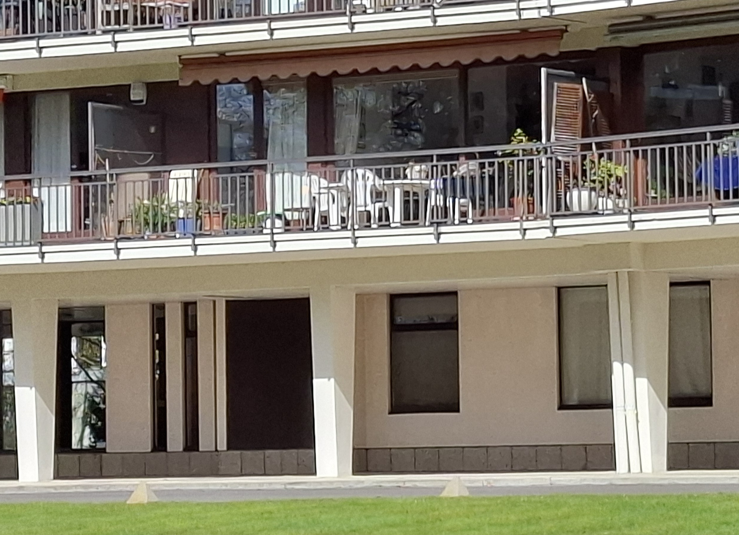 2 slp appartement met zonnig terras te koop te KAPELLEN