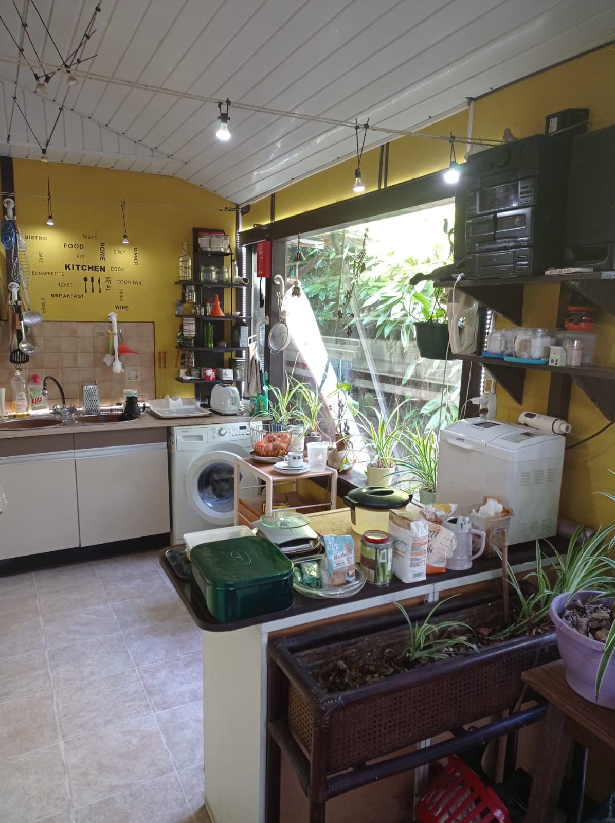 Charmante chalet in groene oase met garage en terras