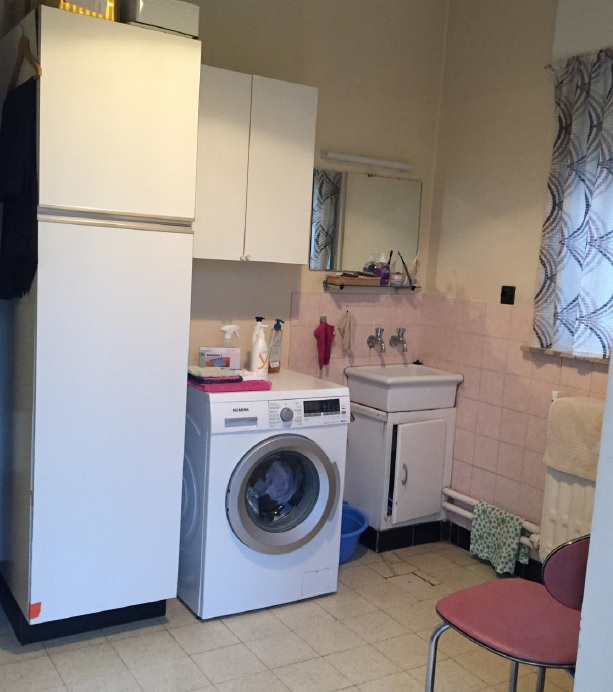 Te renoveren villa uit 1956 op 9 are met keldergarage gelijk
