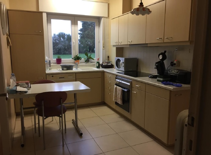 Te renoveren villa uit 1956 op 9 are met keldergarage gelijk