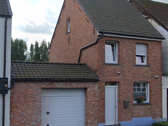 Instapklare gezinswoning met tuin te koop te Buggenhout
