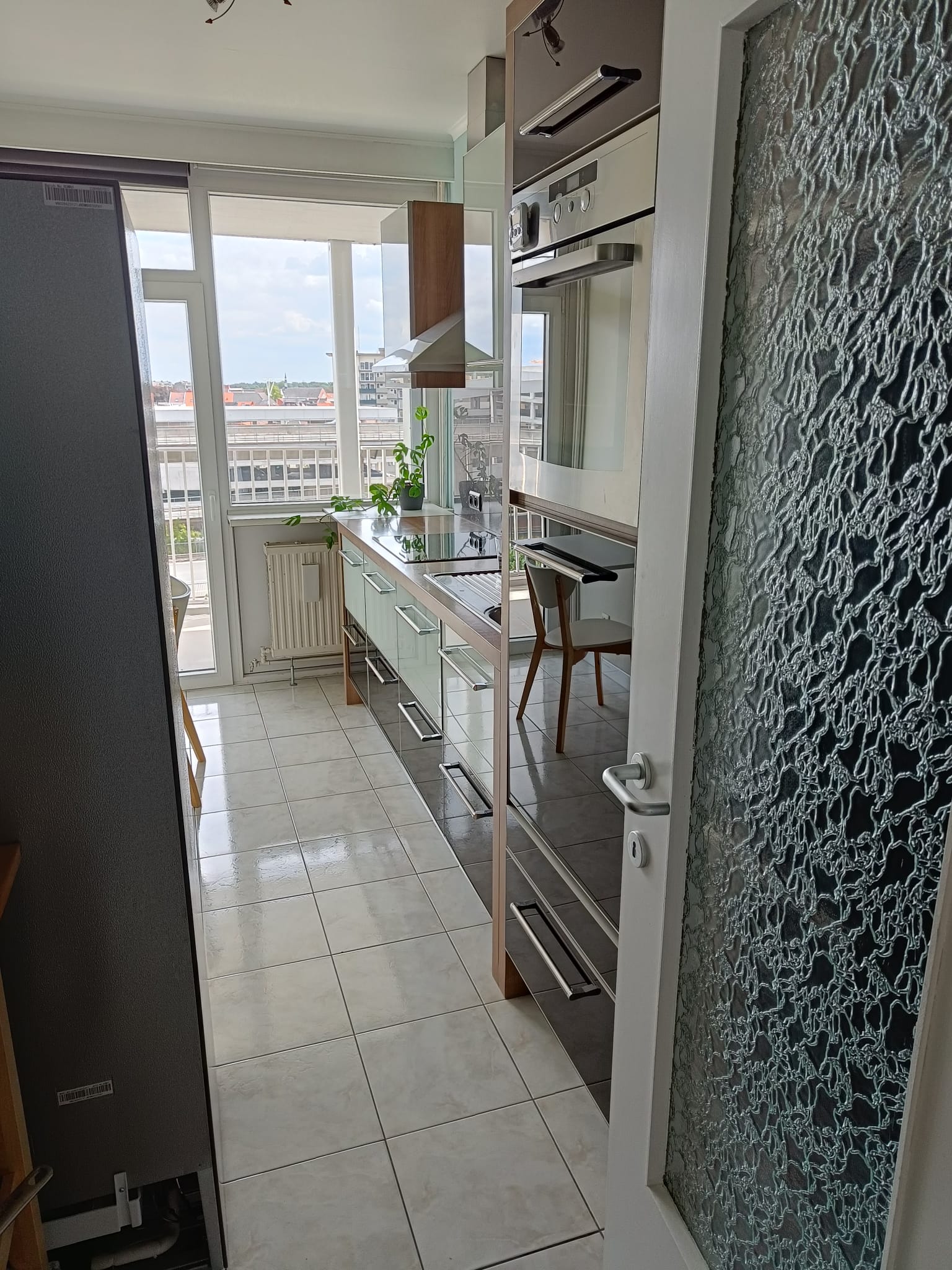 Lichtrijk, instapklaar appartement met nieuw terras