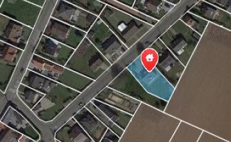 Te renoveren villa uit 1956 op 9 are met keldergarage gelijk