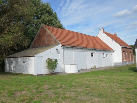 Rustig gelegen te renoveren hoeve te Nijlen te koop