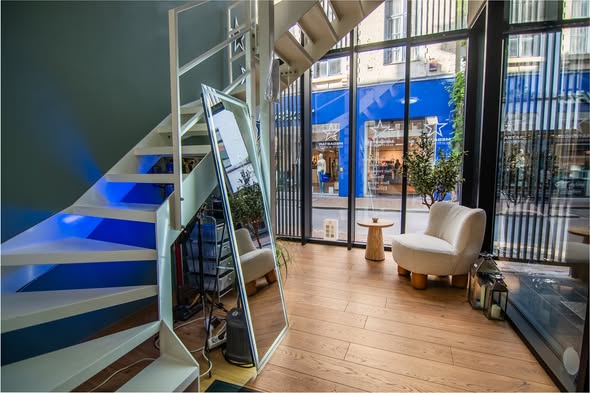 Compact duplex handelspand te huur in hartje Hasselt