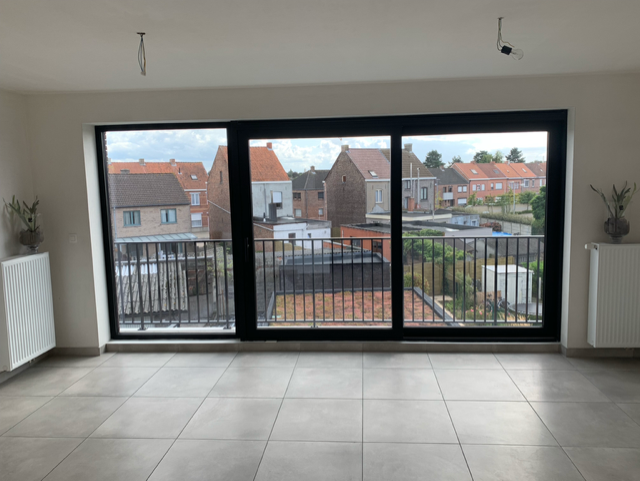 Lichtrijk 2-slaapkamerappartement met zuidgericht balkon