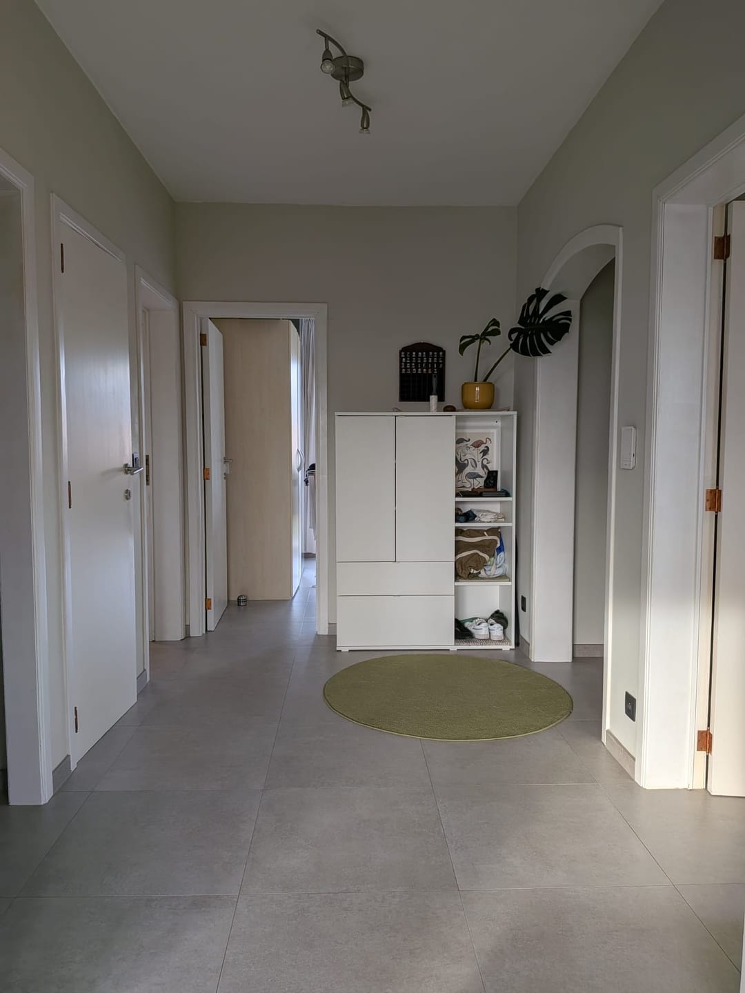 Ruim 2 slpk app. <2km v Leuven + terras/garage & staanplaats