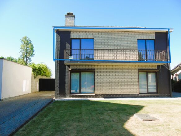 Ruim en volledig gerenoveerd appartement