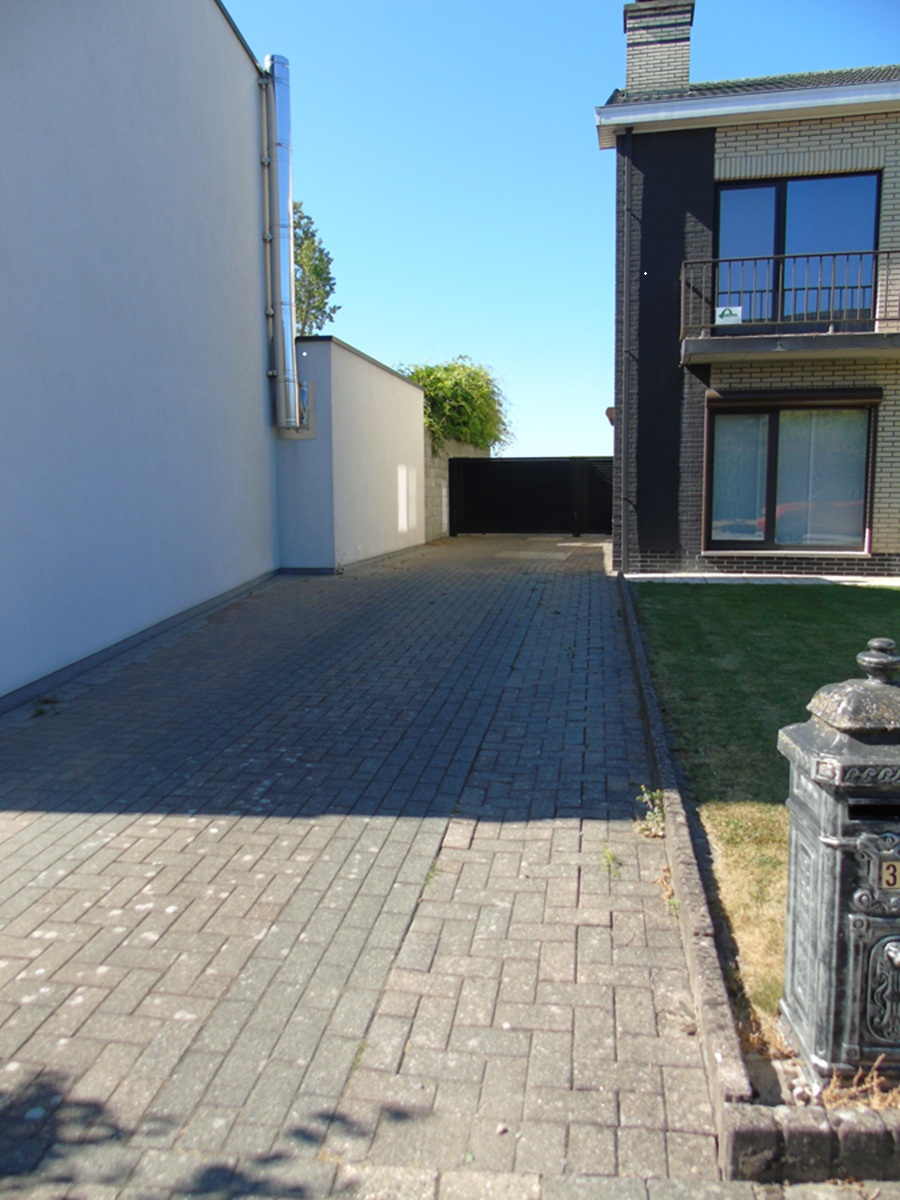 Ruim en volledig gerenoveerd appartement