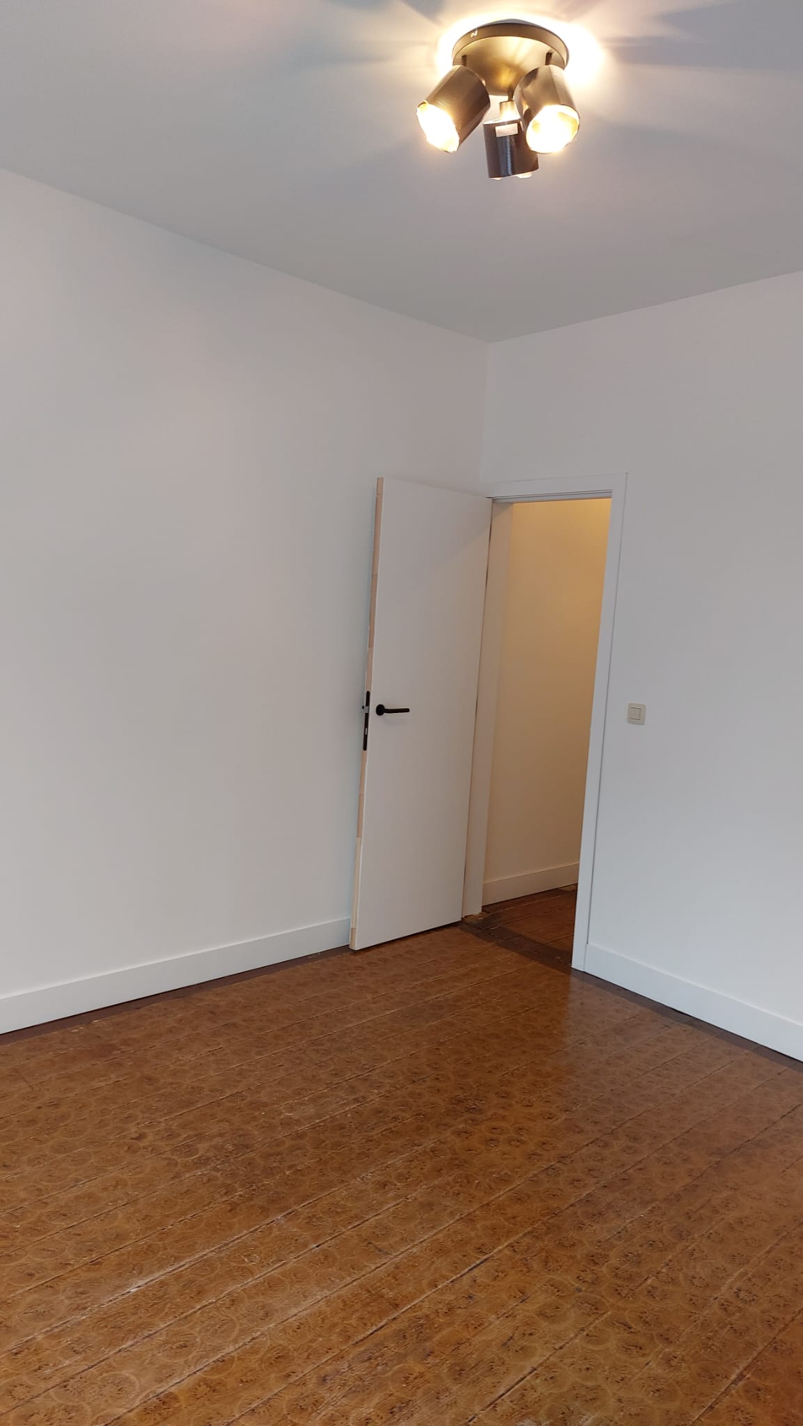 Rijwoning met tuin te huur