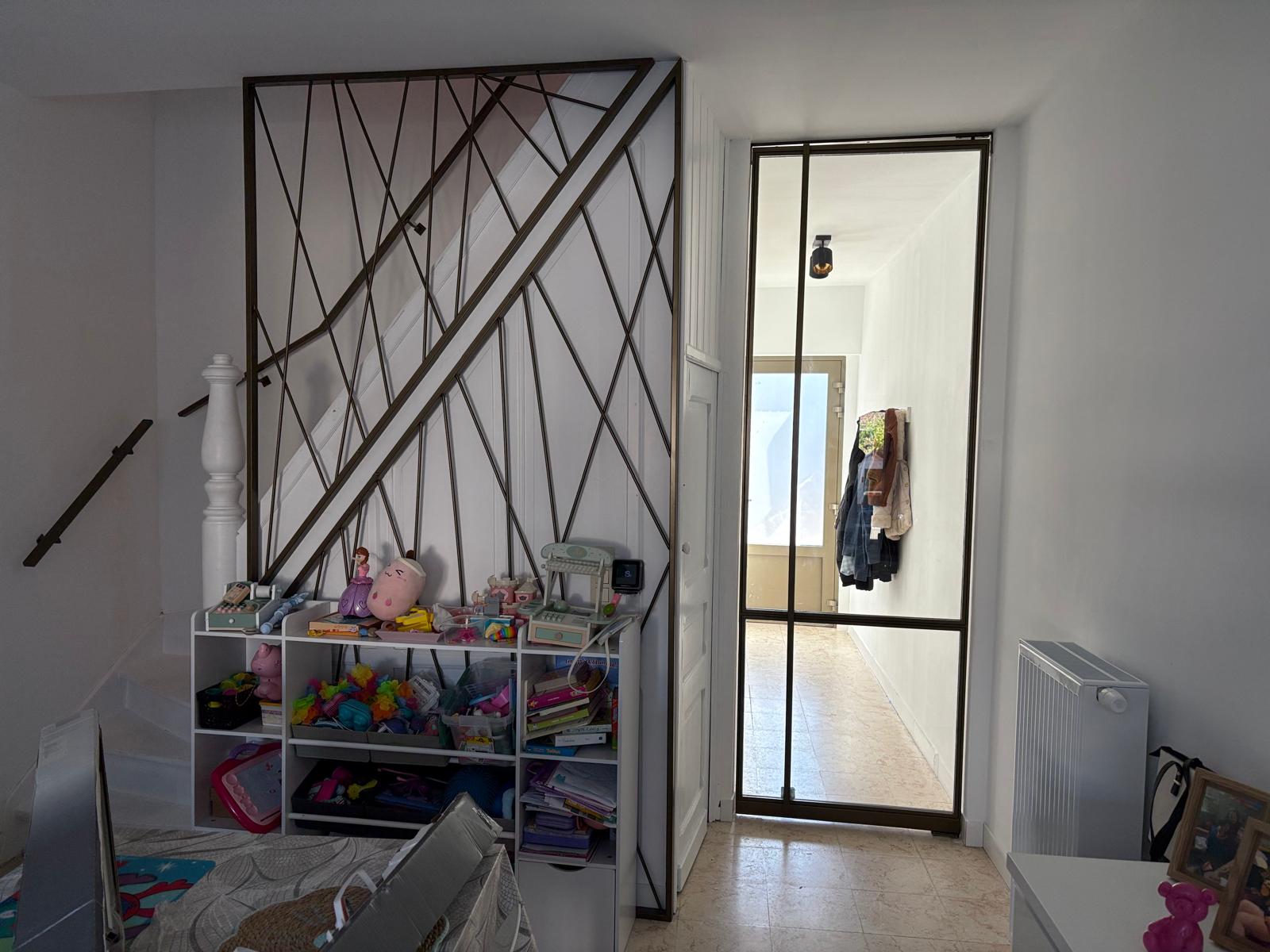Rijwoning met tuin te huur