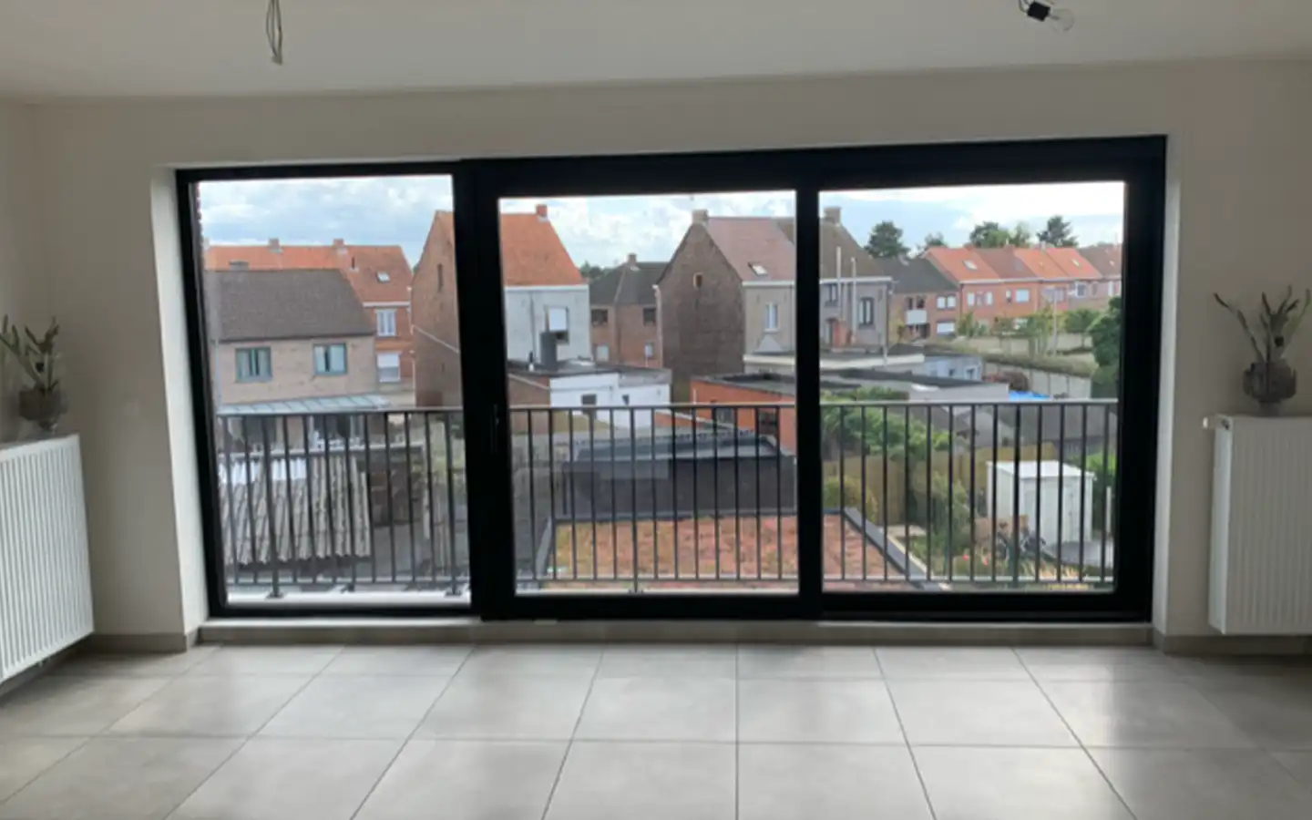Naamloos-1 Lichtrijk 2-slaapkamerappartement met zuidgericht balkon