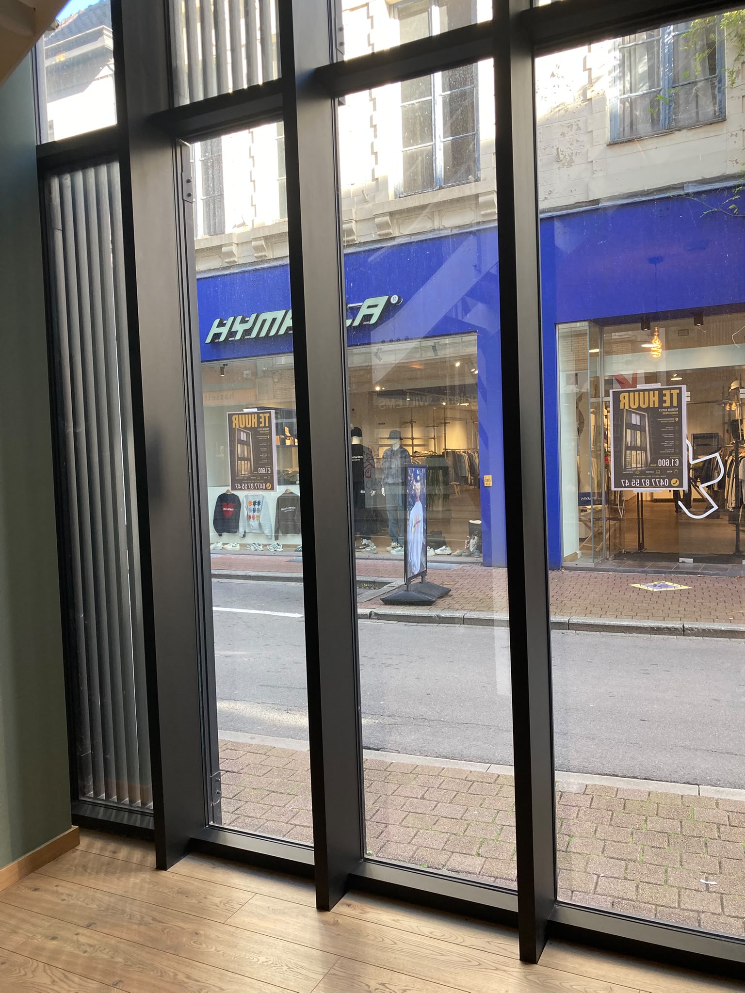 WhatsApp Image 2026-09-09 at 10.42.45 Compact duplex handelspand te huur in hartje Hasselt
