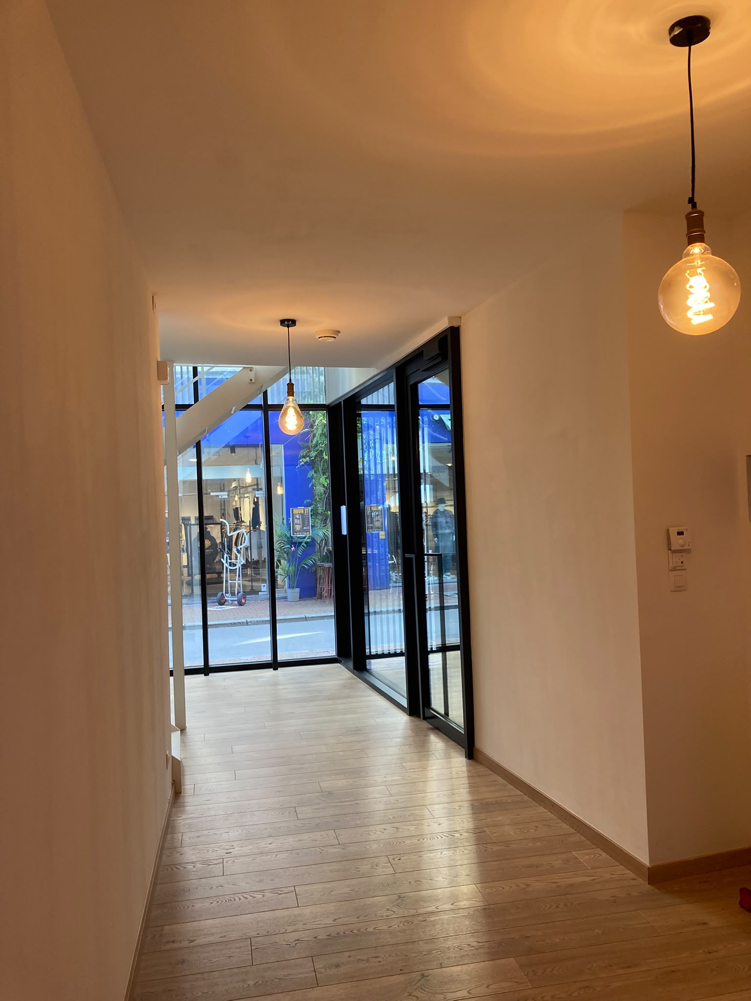 Compact duplex handelspand te huur in hartje Hasselt