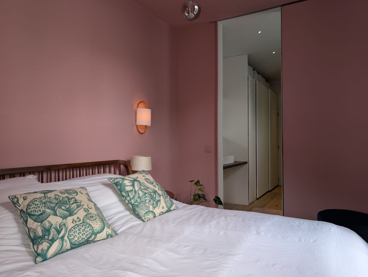 Open & warm appartement te koop