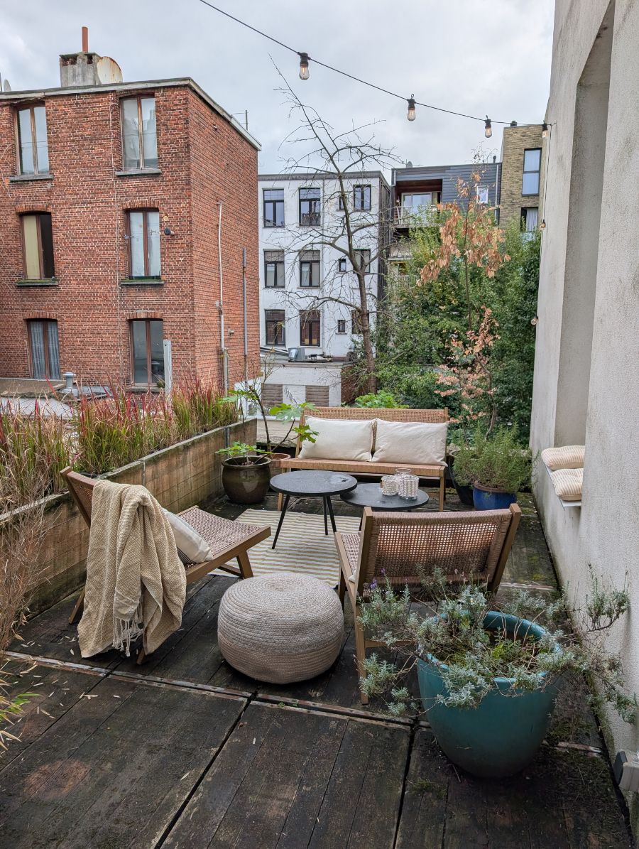 Open & warm appartement te koop