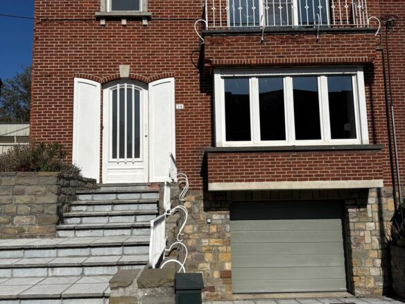 Halfopen woning met 3 slpk., garage & diepe tuin Mechelen