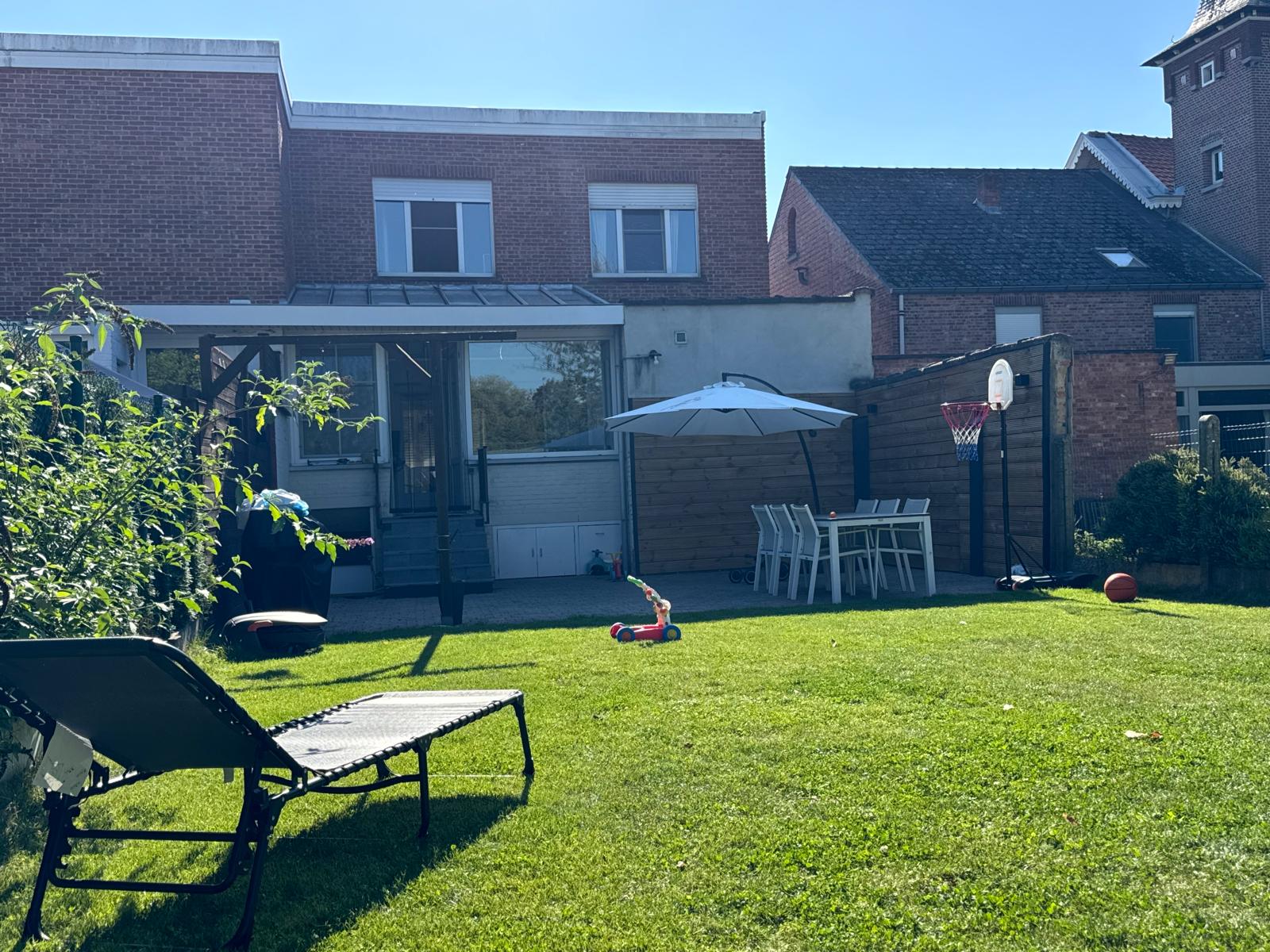 Halfopen woning met 3 slpk., garage & diepe tuin Mechelen